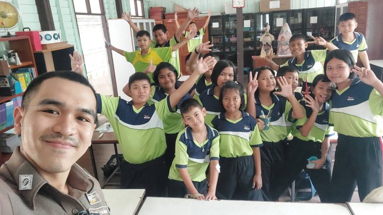#โครงการการศึกษาเพื่อต่อต้านการใช้ยาเสพติดในเด็กนักเรียน